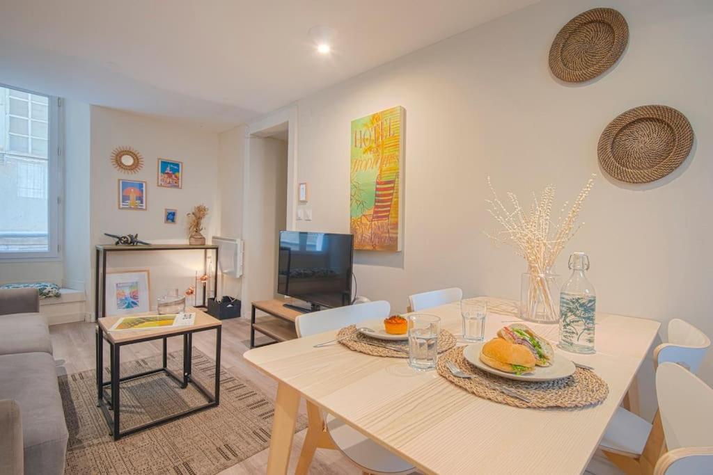 Au Pied De Notre Dame De La Garde Appartement Marseilles Buitenkant foto